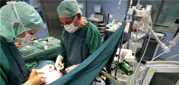 Für sieben komplexe Eingriffe, darunter vor allem Operationen, gelten aktuell Mindestmengen.