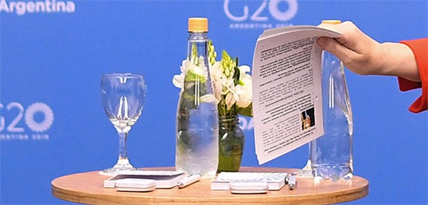 G 20 geizen mit Versprechen G20-Gipfel in Argentinien: Viel Papier, aber wenig Konkretes zum Thema Gesundheit.