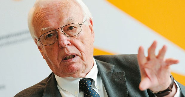 Fettabsaugung kommt im GBA auf den Tisch GBA-Chef Dr. Rainer Hess fordert die Bewertung der Liposuktion ein.