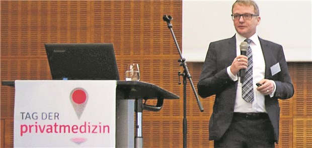 Gab beim Tag der Privatmedizin Einblicke in die geplante neue GOÄ: Dr. Markus Stolaczyk, Leiter des GOÄ-Dezernats der BÄK.