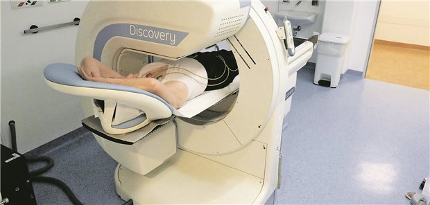 •Gammakamera für die Myokard-SPECT: Radiologische Praxen haben einen hohen Investitionsaufwand, um bei den Geräten immer auf modernem Stand zu sein. Dies wird in den Einkommensstatistiken nach Meinung des Radiologienetzes Deutschland nicht immer adäquat erfasst.
