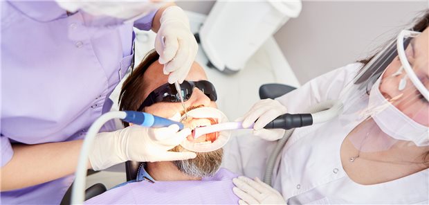 Gar nicht gebohrt? Doch schon, aber ohne Bezahlung: Weil das zahnärztliche MVZ die Funktion der ärztlichen Leitung zeitweise unbesetzt ließ.