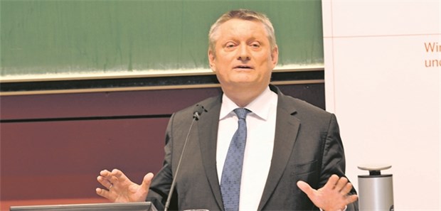 Unikliniken wollen bei Innovationen Taktgeber sein Gast auf dem Medizinischen Fakultätentag: Minister Hermann Gröhe.