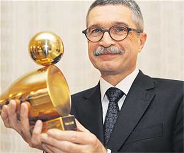 "Goldene Ente" für KV-Chef Hauptmann Geehrt: KV-Chef Dr. Gunter Hauptmann.