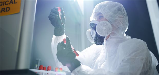 Gefährlicher Umgang mit Viren: Über 200 Impfstoffe gegen SARS-CoV-2 werden erforscht.