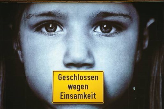 Mutter psychisch krank, Kind gefährdet - das ist falsch! Gefahr kann entstehen, wenn keine innere Bindung zum Kind existiert.