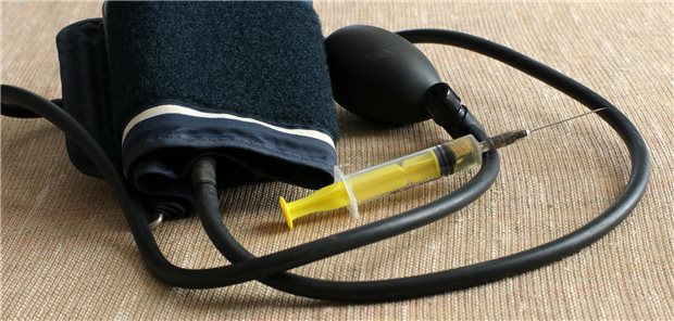 Gegen Hypertonie gibt es einen neuen Therapieansatz: Eine Einmalinjektion des Wirkstoffs Zilebesiran senkt den Druck über mehrere Monate.