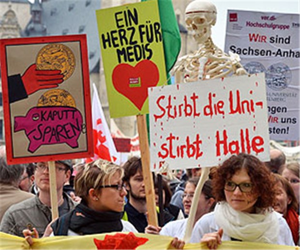 Diskussion um Erhalt wird rauher Gegen die Schließung wurde in Halle bereits mehrfach demonstriert.