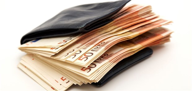 Gesundheitsausgaben steigen auf rund 387 Milliarden Euro Geht besonders an den Geldbeutel von Pflegeversicherung und Kassen – die wachsenden Gesundheitsausgaben.
