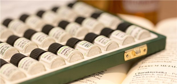 Geht es der Homöopathie auf Kasse via Gesundheitsversorgungsstärkungsgesetz doch nicht an den Kragen? Man wird sehen...