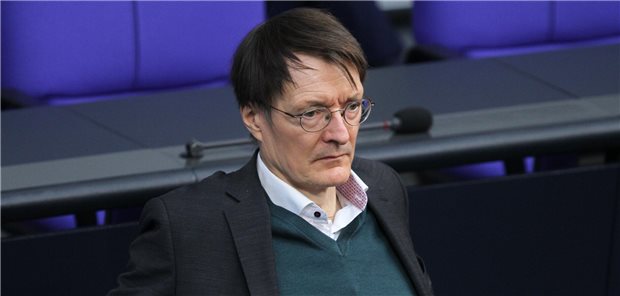 Union stellt Änderungen an Lauterbachs Klinikreform in Aussicht Geht es nach CDU und CSU sind seine Tage auf dem Chefsessel des Gesundheitsministeriums bald vorbei: Ressortchef Karl Lauterbach.