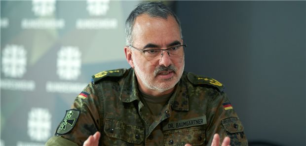 Geklärt werden müsse, ob es genügend nationale und europäische Kapazitäten für Eventualfälle gebe, sagt Generaloberstabsarzt Dr. Ulrich Baumgärtner. (Archivfoto)