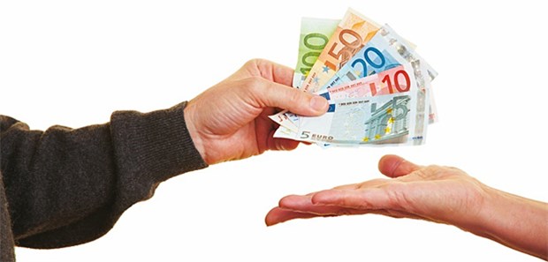 Geld gegen Termin - das soll in Deutschland vorkommen.