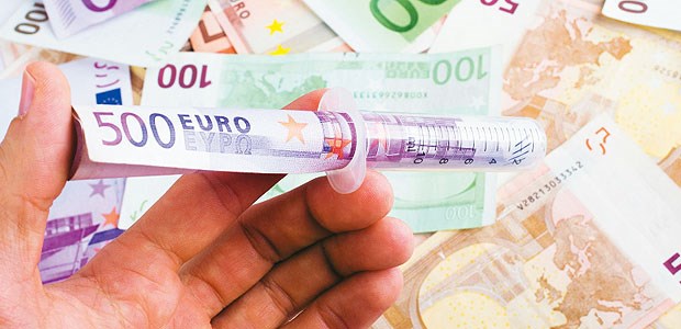 Klinik und Versicherer machen gemeinsame Sache Geldspritze für eigene Kliniken? Helios setzt auf die hauseigene private Zusatzversicherung.