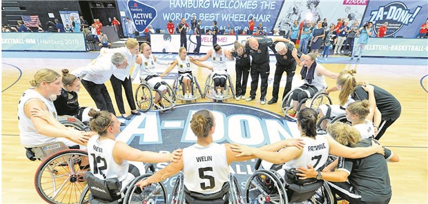 Der Siegeszug des Rollstuhl-Basketballs Gemeinsam stark: Die deutschen Frauen spielen ein gutes Turnier.