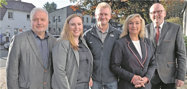 Das Projekt "Gesundheitshaus" Gemeinsam stemmen sie das Gesundheitshaus in Hohenlockstedt ( von links): Wolfgang Wein, Laura Löffler, Arkadi Isaak, Elisabeth Mürnseer und Harald Stender.