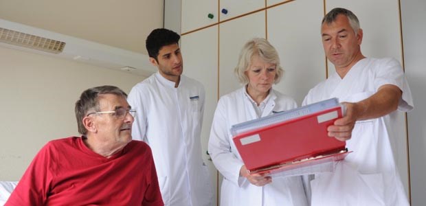 Warschau macht Ärzte fit Gemeinsame Visite: In deutschen Kliniken arbeiten immer mehr ausländische Ärzte. Die Nachfrage ist aber noch nicht so groß wie in anderen Ländern.