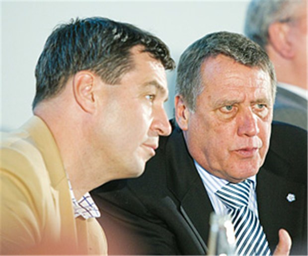 "Wir müssen aufpassen wie die Luchse" Gemeinsames Ziel: "Am 73b darf nicht gerüttelt werden." Markus Söder (li.) und Dr. Wolfgang Hoppenthaller.