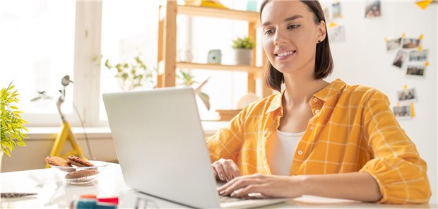 Homeoffice belastet die Psyche Gemütlich von Zuhause aus arbeiten, davon träumen viele. Doch laut einer WIdO-Umfrage sind die psychischen Belastungen von Heimarbeitern höher als bei Arbeitnehmern, die in den Firmen ihrem Job nachgehen.