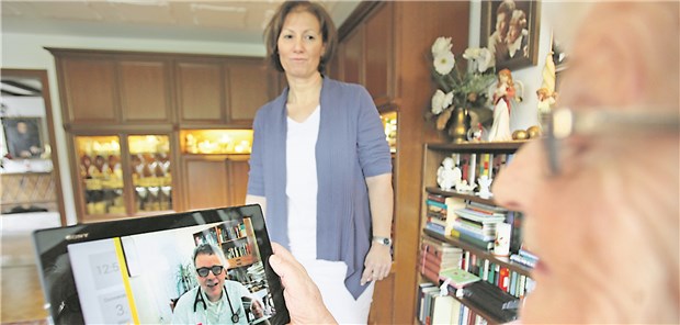 Gerade für pflegebedürftige Patienten bedeutet die elektronische Arztvisite einen Mehrwert.