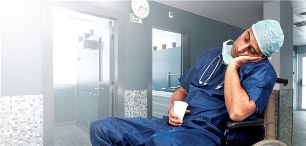 Gerädert von der Schichtarbeit: Der Gesundheit tut man damit auch wohl nichts Gutes.