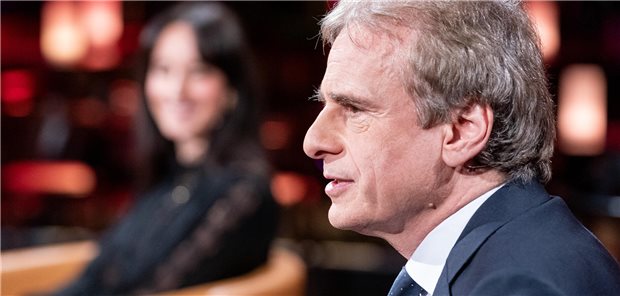 Gericht: Dienstenthebung des Virologen Kekulé ist rechtens Professor Alexander Kekulé in einer Talkrunde