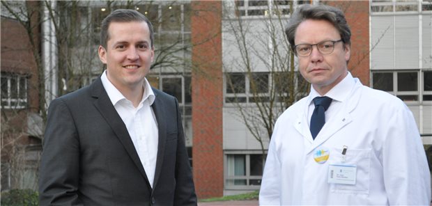 Information,Transparenz, Verlässlichkeit: Wie Sana den "Campus 2030" in Lübeck plant Geschäftsführer Dr. Christian Frank (links) und der Ärztliche Direktor Dr. Felix Renken am Sana Klinikum Lübeck wollen sich enger mit den niedergelassenen Ärzten abstimmen