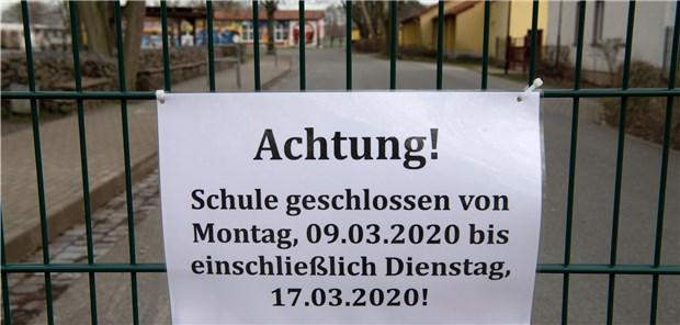 Von Fußballstadien, Mortalitätsraten und Gesundheitsämtern Geschlossene Schule in Brandenburg.