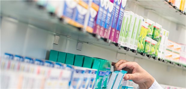 Krankenkassen zeigen Lauterbach drei Stellschrauben Gesetzliche Krankenkassen fordern eine Absenkung der Mehrwertsteuer auf Arzneimittel.