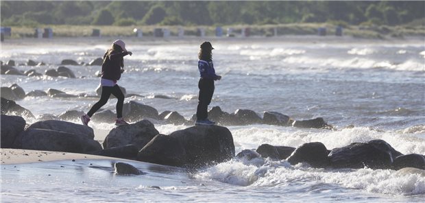 Dem Nachwuchs in Schleswig-Holstein geht es gut - mit Einschränkungen Gesund und munter am Ostseestrand? Die meisten Kinder in Schleswig-Holstein befinden sich in einer guten Verfassung, zeigt ein Bericht zur Gesundheit der Kinder und Jugendlichen in dem Bundesland.