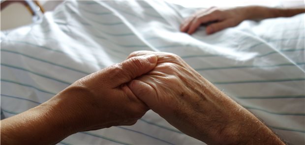 WHO ruft 2021 zum Internationalen Jahr der Gesundheits- und Pflegekräfte aus Gesundheits- und Pflegekräfte weltweit leisten einen unschätzbaren Beitrag zur Versorgung. Die WHO will ihnen nun zu mehr Anerkennung verhelfen.