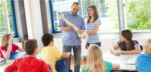 Hohe Verantwortung für Lehrer Gesundheitserziehung und Prävention ist Pflichtthema an deutschen Schulen – aber nicht ausschließlich im Biologieunterricht.