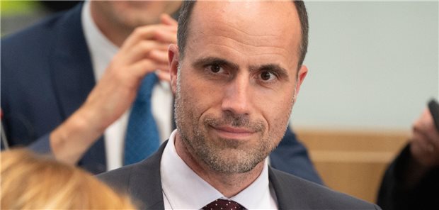 Gemeinschaftsklinikum Mittelrhein in Schieflage Gesundheitsminister Clemens Hoch ist noch optimistisch trotz der finanziell angespannten Lage im Gemeinschaftsklinikum Mittelrhein.