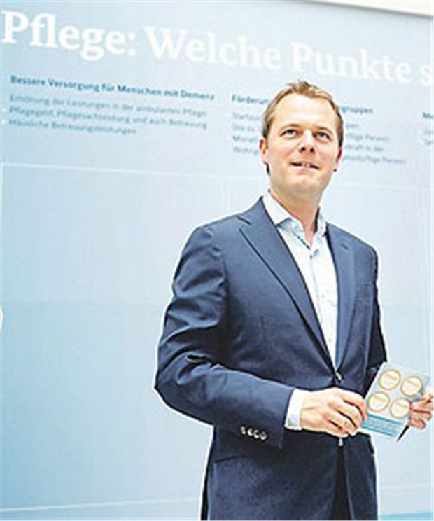 Experten zerlegen "Pflege-Bahr" Gesundheitsminister Daniel Bahr ist beim "Pflege-Bahr" noch nicht am Ziel.
