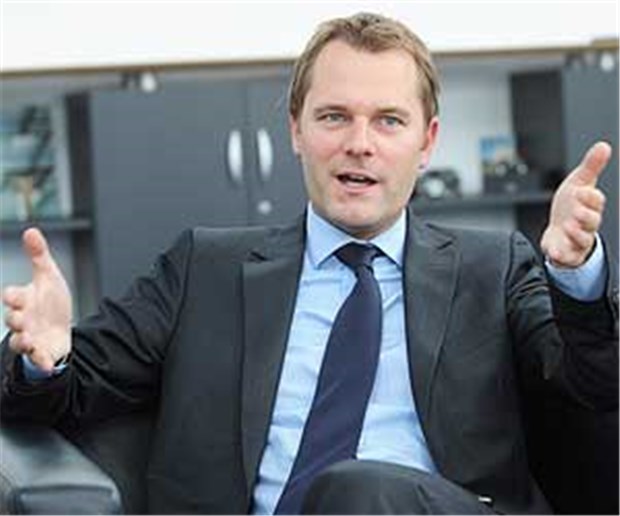 Bahrs Medizin schmeckt Ärzten nicht Gesundheitsminister Daniel Bahr wird von der Opposition scharf kritisiert. Sein ursprünglicher Vorschlag sei an Naivität nicht zu überbieten, spottet die SPD.