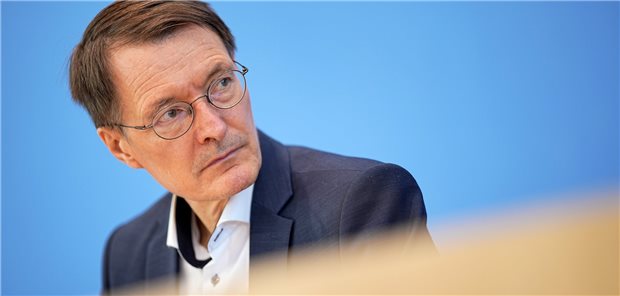 Lauterbach stellt 7-Punkte-Plan für Corona-Herbst vor Blick nach vorne: Gesundheitsminister Lauterbach ist sich sicher, dass wir in diesem Corona-Herbst besser dastehen werden, als vergangenes Jahr.