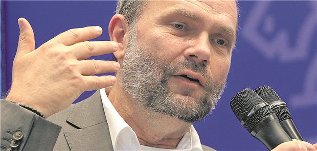 Deutschland sucht die neuen Pandemie-Marker Gesundheitswissenschaftler wie Professor Reinhard Busse von der TU Berlin mahnen exaktere Daten zur Hospitalisierung von COVID-19-Patienten an.