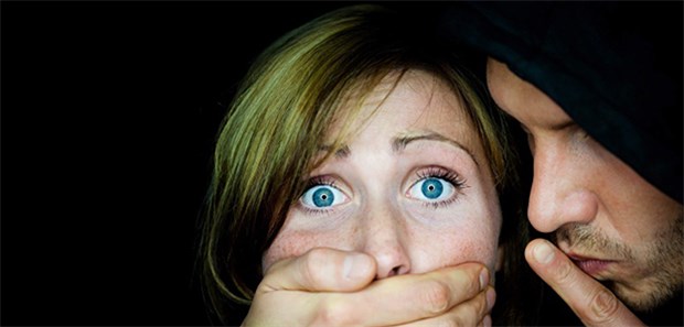 Das Gewaltspektrum hat sich verändert Gewalttätigkeit ist vor allem ein Problem jüngerer Männer. Bestimmte schwere Deliktgruppen sind dabei seit Jahrzehnten insgesamt rückläufig. Sexualstraftaten machen nur 0,8 Prozent aller angezeigten Delikte aus.