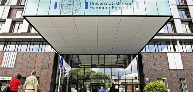 Centra erleichtert traumatisierten Flüchtlingen Zugang zur Versorgung Gewann die Ausschreibung für den Aufbau des Koordinierungszentrums „Centra“: Das UKE in Hamburg.