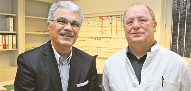 Erfolgreiche Partnerschaft in Sachen Arbeitsmedizin Gleichberechtigte Geschäftspartner: Dr. Mohammed Ghalamkarizadeh (links) und Rolf Hartmann.