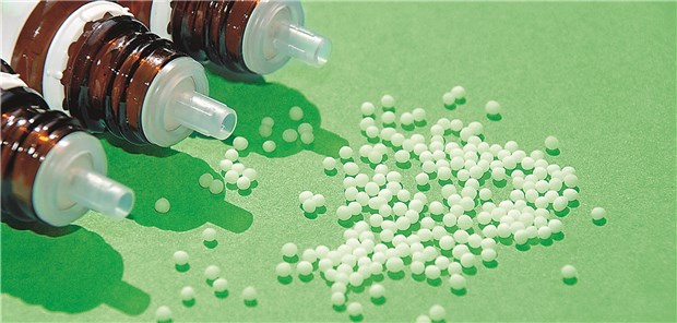 Kein Loblied auf die Homöopathie Globuli: Homöopathika haben ein festes Standbein bei den Krankenkassen – werden aber auch bei vielen Ärzten propagiert, so eine Kritik beim Herbstkongress der Kinder- und Jugendärzte.