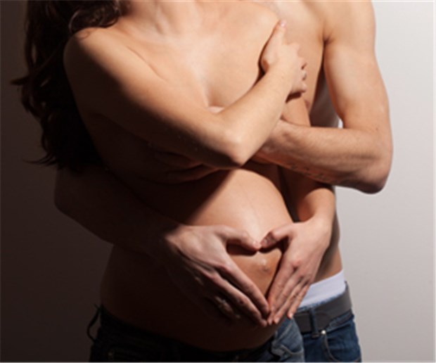 Sex trotz Schwangerschaft: Keine Hemmungen Glückliches Paar: Sex auch in der Schwangerschaft keine Problem.
