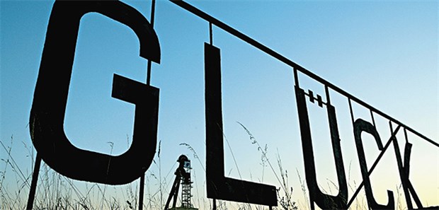 Der Schlüssel zum Glück Glücksgefühle: Sie kommen auch auf, wenn ein guter Cocktail aus körpereigenen Chemikalien durchs Hirn strömt.
