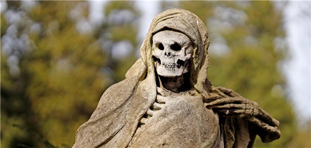 2021 erstmals wohl mehr als eine Million Todesfälle in Deutschland Grab auf dem Melaten-Friedhof in Köln: Erstmals seit Bestehen der Bundesrepublik könnte 2021 die Marke von einer Million Todesfällen pro Jahr überschritten werden.