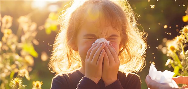 Allergen-Immuntherapie bei Kindern und Jugendlichen: Wer kommt in Frage? Gräserpollen können starke Symptome hervorrufen und zu einem hohen Leidensdruck führen.