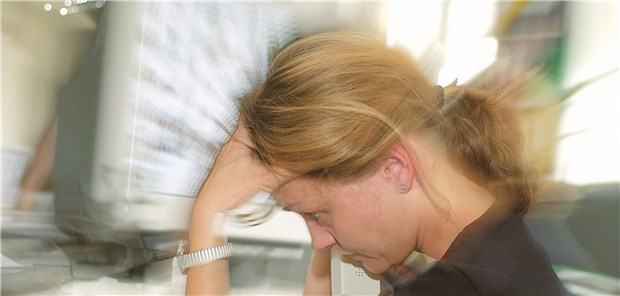 Steckt die Pflege bereits in einem "Versorgungsmangel"? Gretchenfrage: Treibt der Stress Pfleger aus ihrem Beruf oder sorgen formale Regelungen dafür, dass Pflegeeinrichtungen den Bedarf nicht abdecken können?