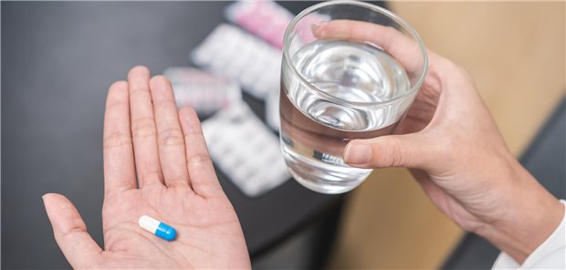 Statt Antibiotika: Wie sich rezidivierende Harnwegsinfektionen vermeiden lassen Griff zum Antibiotikum: Gegen rezidivierende Harnwegsinfekte gibt es andere Optionen.