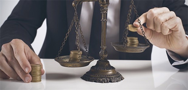 Kopf-an-Kopf-Rennen Größere Unterschiede beim Beitragsplus? Die gab es in GKV und PKV zuletzt von 1995 bis 2000.
