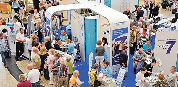 Aufbäumen gegen immer mehr Diabetesrisiken Großes Interesse: Die Diabetesaktion "Gesünder unter 7" zieht seit 2005 durch Einkaufszentren der Republik.