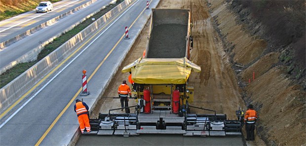 Großprojekte für Baukonzerne lassen deren Aktien im Wert steigen – eine Chance für Anleger.